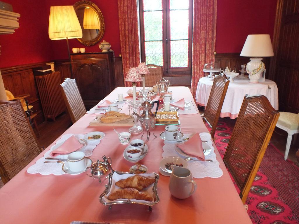 Chateau De Naze Vivy-Saumur Buitenkant foto