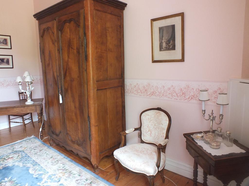 Chateau De Naze Vivy-Saumur Buitenkant foto