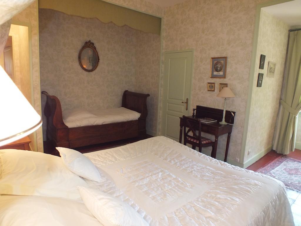 Chateau De Naze Vivy-Saumur Kamer foto