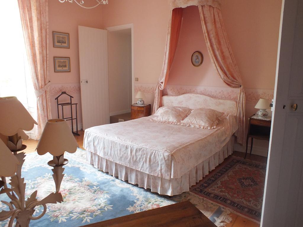 Chateau De Naze Vivy-Saumur Kamer foto